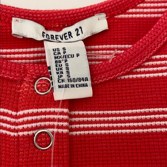 🐥Everyday Red white Forever 21 Top - Picture 4 of 7